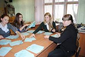 Голосование на избирательном участке № 16 МОУ гимназия № 102